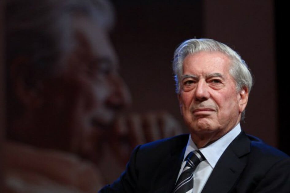 A Vargas Llosa tanta política le está empañando la cultura