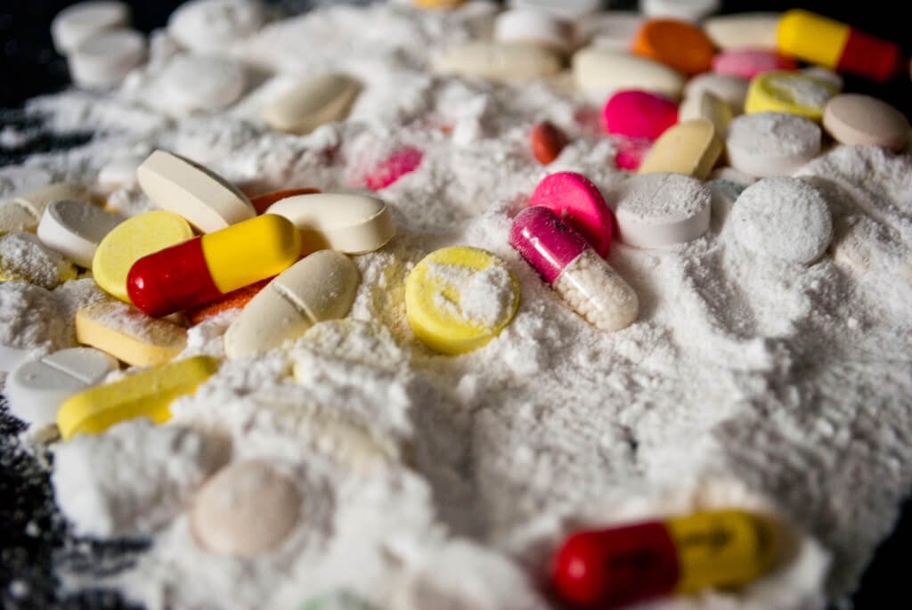 ‘Tenemos que regular y descriminalizar para frenar las muertes’: Comisión Global de Drogas