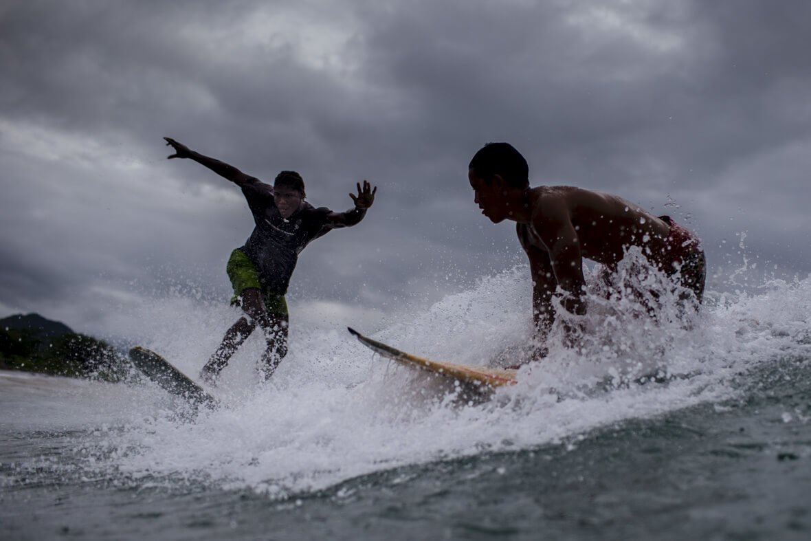 Los surfistas de Nuquí