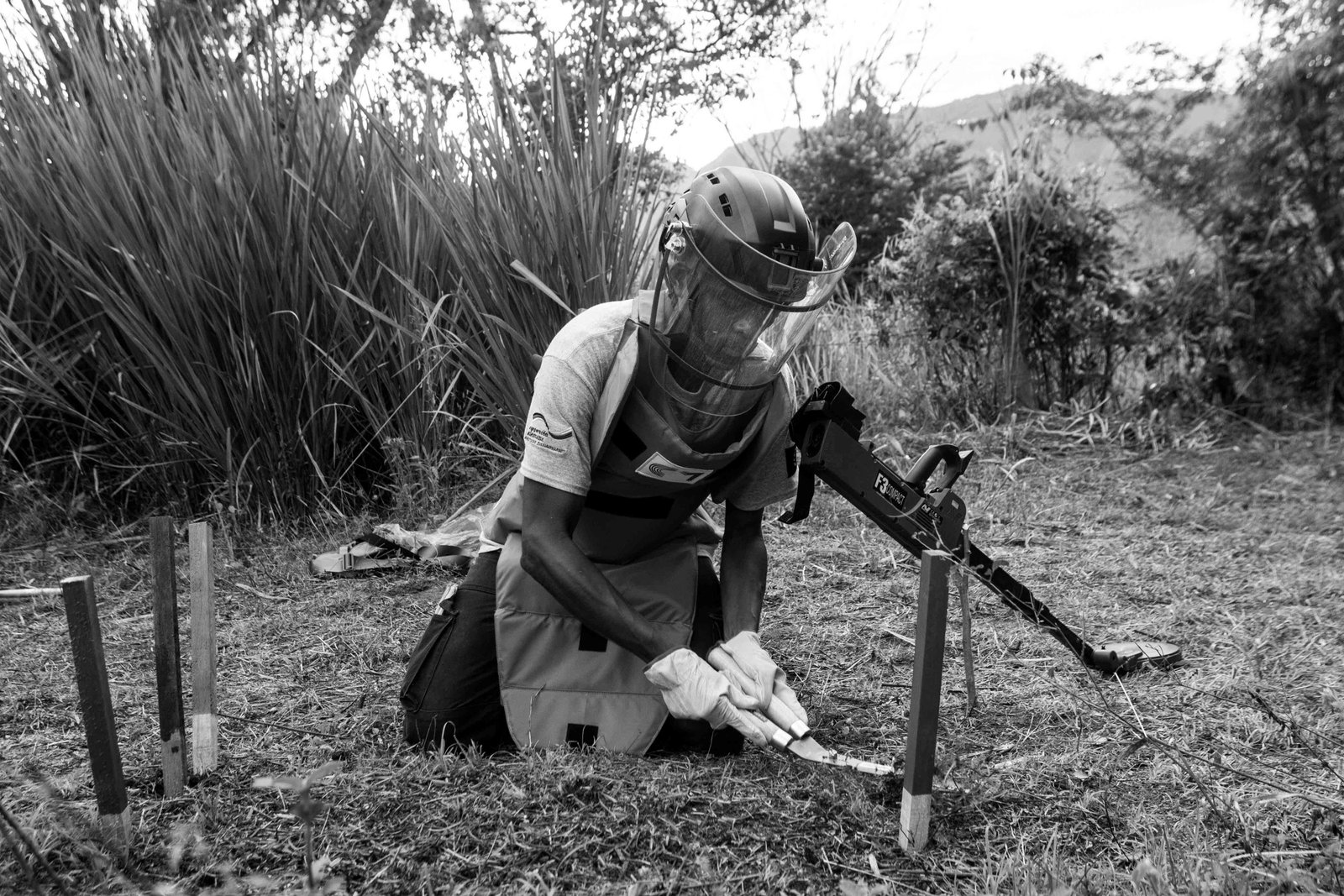 En imágenes: así se preparan los civiles que desactivan minas en Colombia