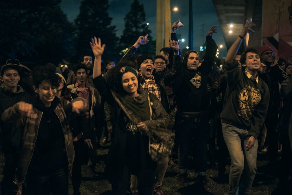 ¡Divergentes a la calle!: Así fue nuestra primera manifestación (debajo de un puente)