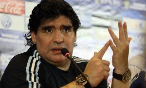 5 episodios antipacifistas de Maradona