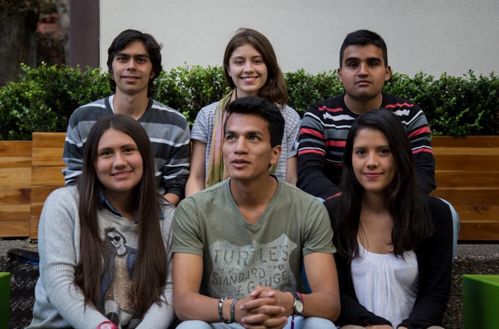 Los estudiantes de la Javeriana que se inventaron la primera escuela de paz en las comunas de Soacha