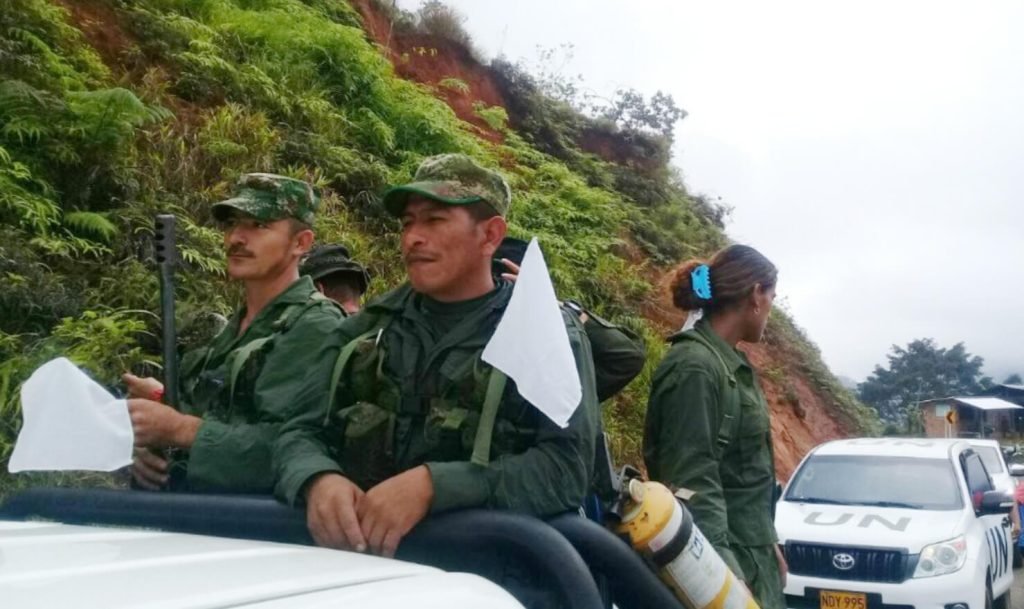 En imágenes: La guerrilla más antigua de mundo camina hacia la vida sin armas