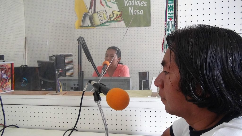 Radio encendida