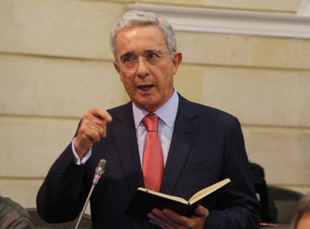 Uribe destapó sus cartas: así se defenderá  ante la Corte Suprema