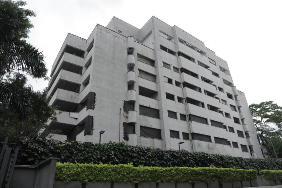 Cayó el edificio Mónaco, un símbolo del narcotráfico en Medellín