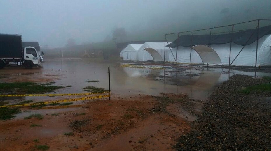 Comida, retrasos e inundaciones: los primeros líos de las Zonas donde se concentrarán las Farc