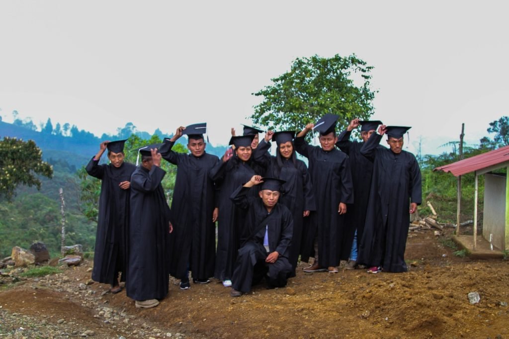 Una navidad en calma: asistimos a un grado de excombatientes de las Farc