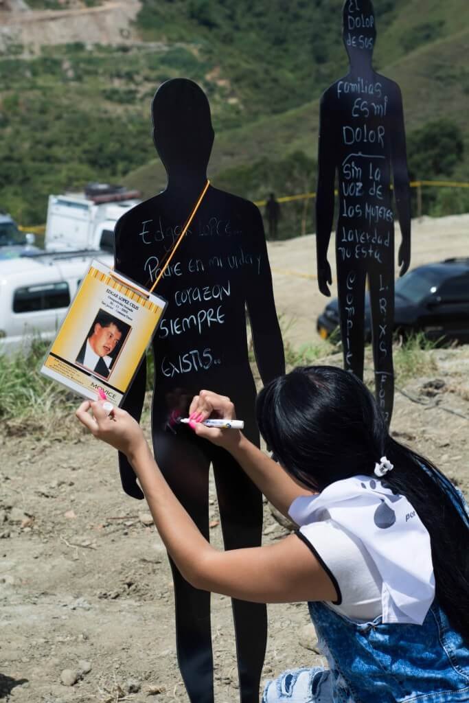 Seis meses para desenterrar la verdad en la comuna 13