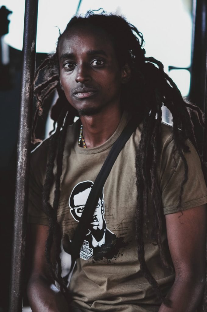 Al ritmo del Antonov: identidad, música y conflicto en las montañas Nuba