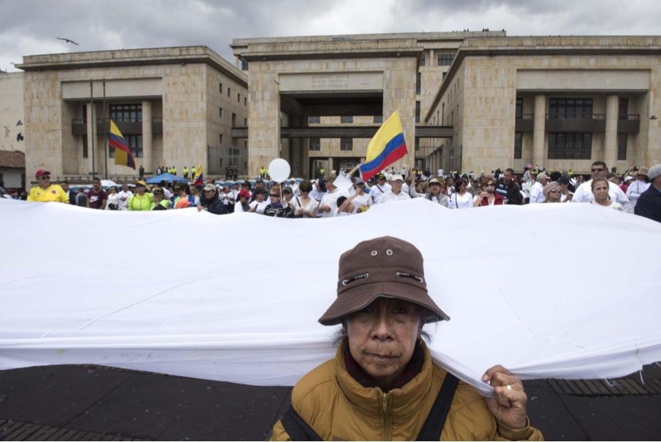 Ante la guerra del ELN y el Gobierno, el desafío es quedarse en silencio