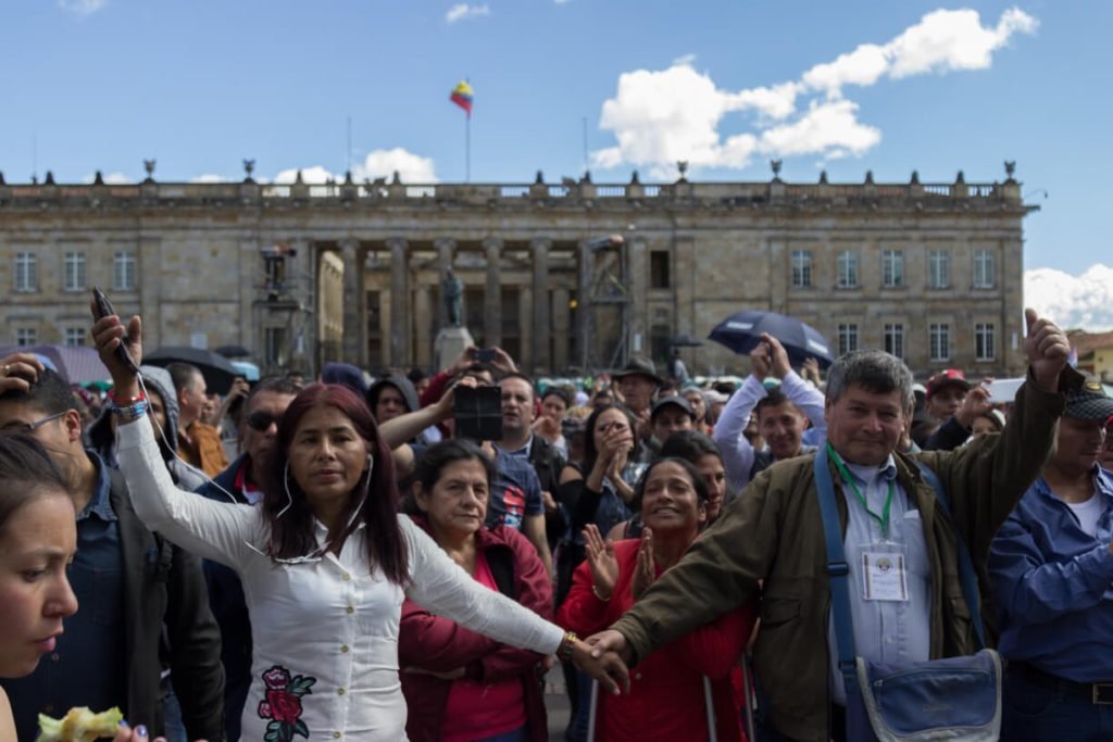Música y bendiciones indígenas: así fue el concierto por el partido de las Farc
