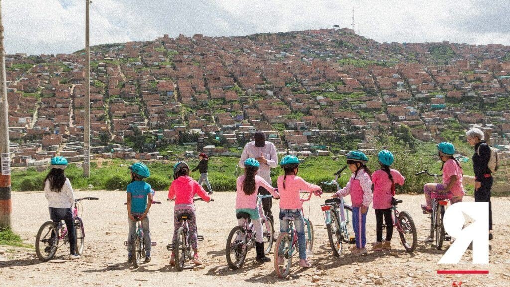 Niñas en bicicleta: así luchan las mujeres de Soacha por la igualdad de género