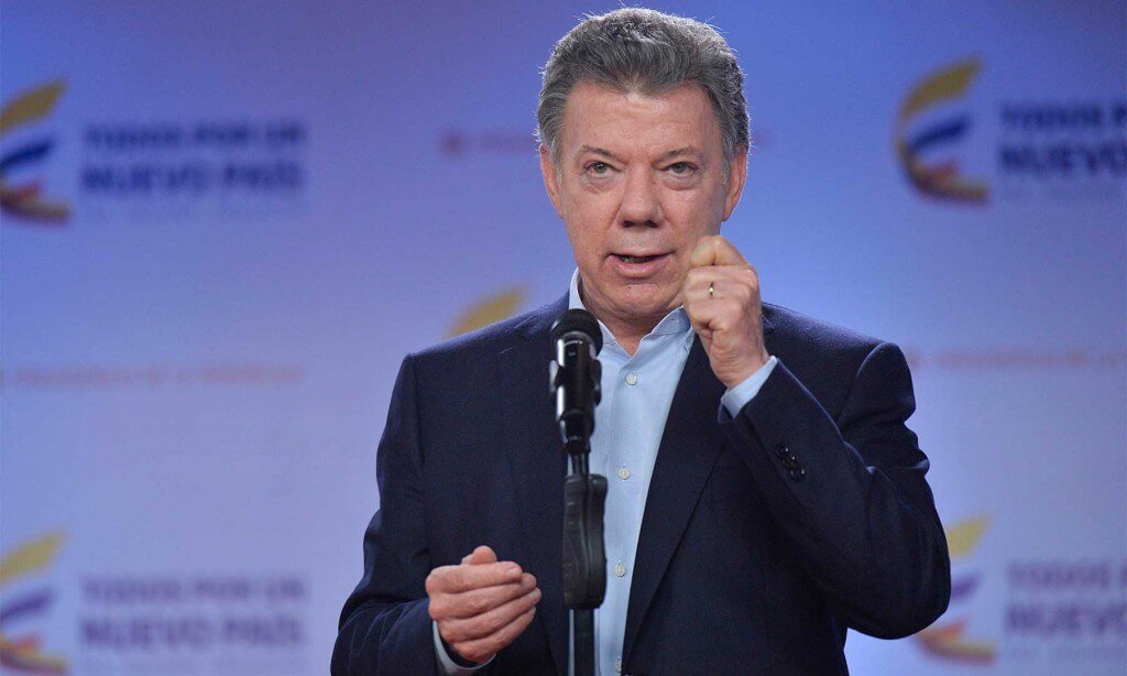 Santos ya no deberá pedir perdón por crímenes de los ‘paras’