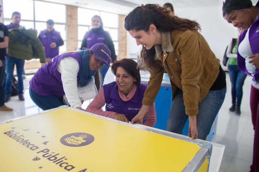 Así se preparan los bibliotecarios que van a poner a leer a la guerrilla