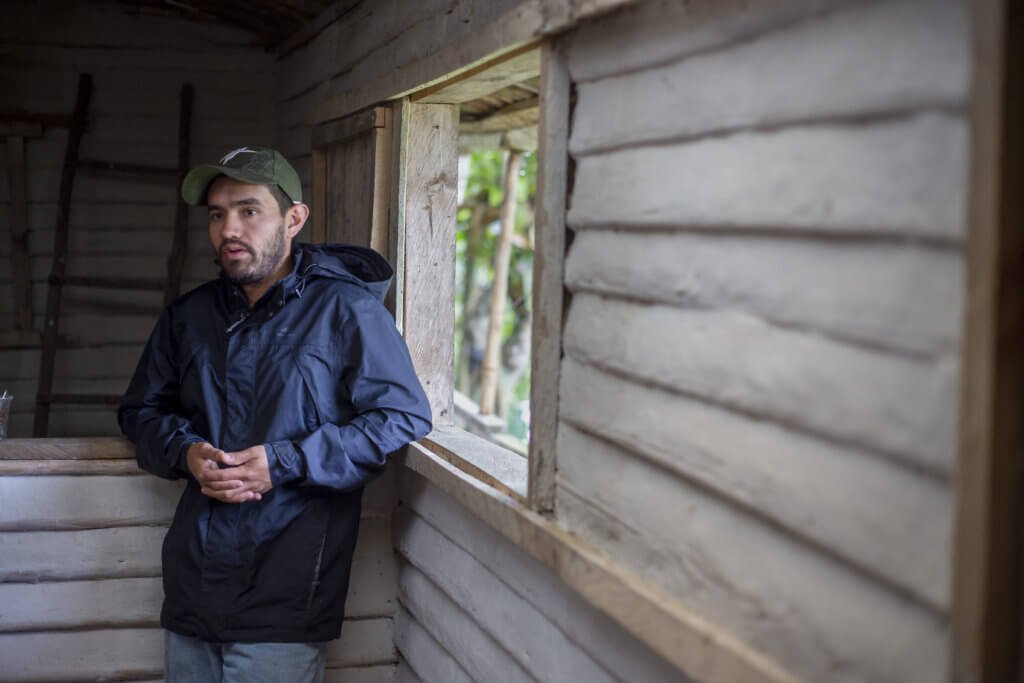 Luis Felipe Carranza es campesino de la vereda El Águila y estudiante de Ciencias Políticas. Es partidario de que los jóvenes del campo decidan su futuro sin la presión de multinacionales. Foto: Juan Manuel Barrero Bueno.