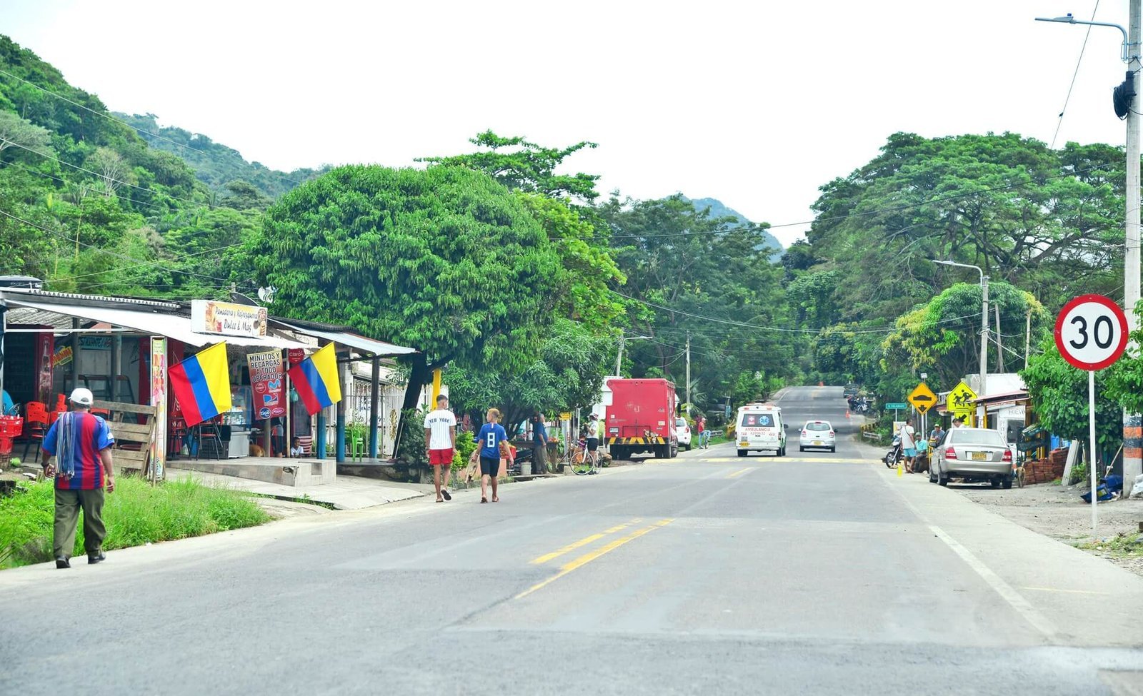 Calabazo, una de las poblaciones turísticas por donde pasa la Troncal del Caribe. Imagen: La Liga Contra el Silencio.