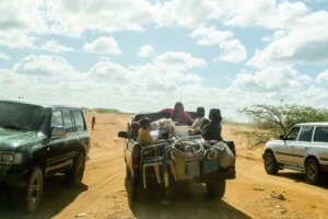 Los peajes humanos de la Alta Guajira. Un cobro en especie, con agua y comida