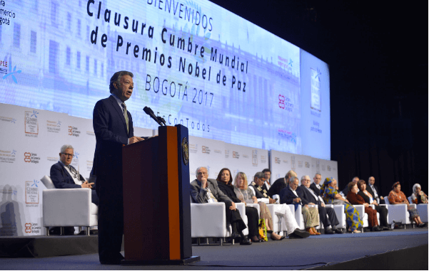 Cumbre de Nóbeles de Paz: entre el show, la solidaridad y los discursos