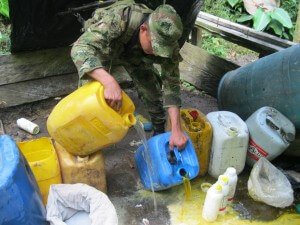 La migración de los cultivos de coca y la ilegalidad de la producción de cocaína generan daños en los ecosistemas. Foto: Ejército Nacional.