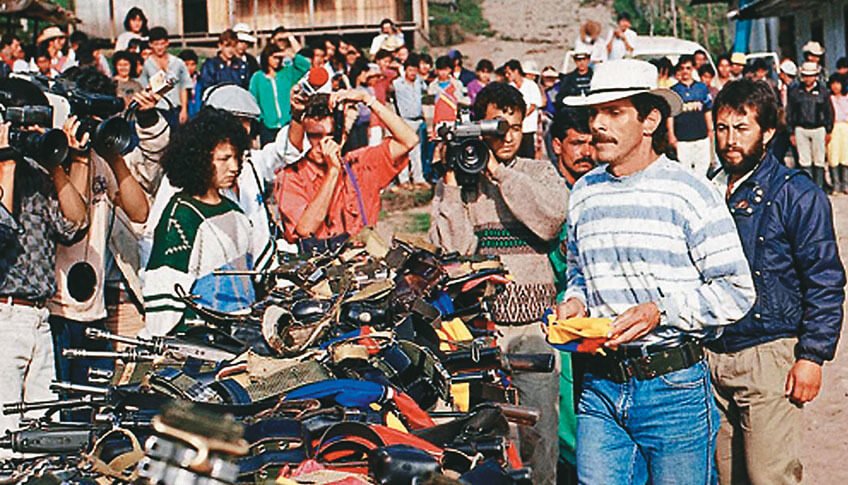 Entrega de armas del M-19. Foto. Archivo