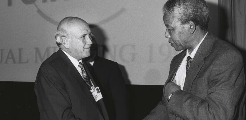 La firma del acuerdo en Sudáfrica significó el ascenso democrático de Mandela al poder. Foto: Wikipedia