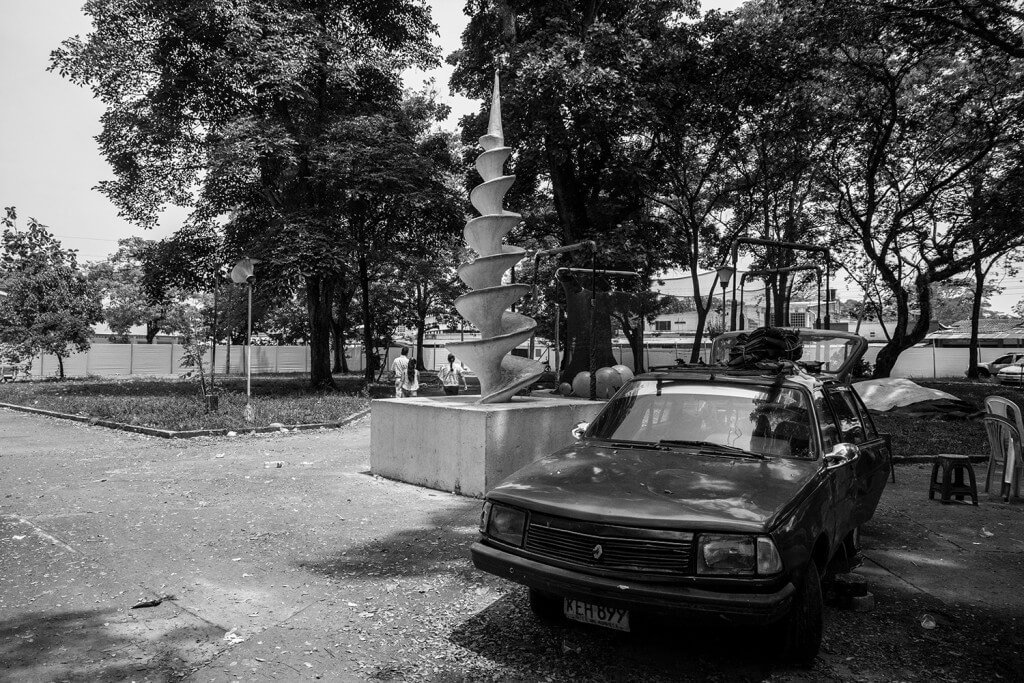 escultura-anhelos-de-paz-infinitos-e-irreversibles