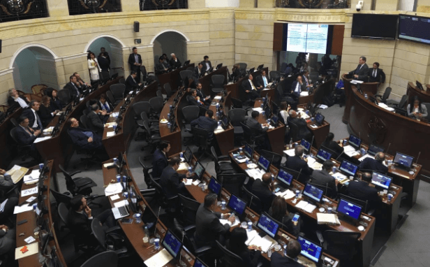 ¿Quién debe pagar más impuestos en el posconflicto?