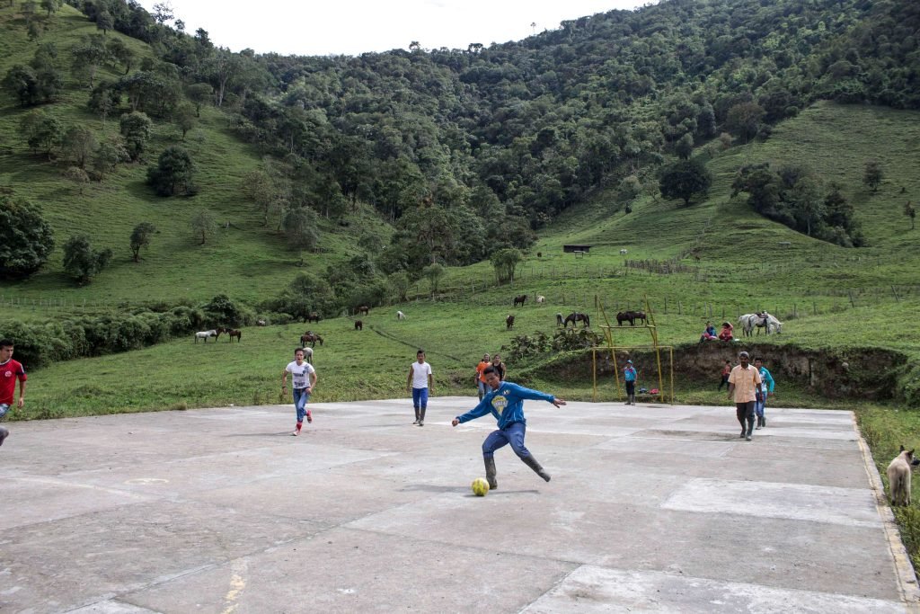 ¿Una Cátedra de la Paz sobre fútbol?
